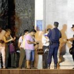 Atrincherados en la catedral de La Almudena