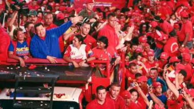 El presidente Hugo Chávez, durante una caravana electoral en la ciudad de Maturín, en el estado Monagas, el pasado viernes