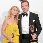 Los protagonistas de «Homeland», Claire Danes y Damien Lewis, con sus premios como mejores actores dramáticos