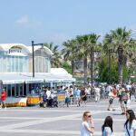 Uno de los actos celebrados por los hosteleros en defensa del modelo de locales cercanos a la playa y cuyas terrazas son objeto de polémica