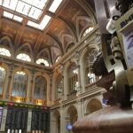La bolsa sube un 2,56 %