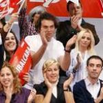 El candidato socialista participó anoche en Alcalá De Henares en un mitin donde le acompañó su ex contrincante por las listas de Madrid, Tomás Gómez