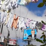 Un cartel del favorito, Otto Pérez Molina, en una barriada de Guatemala