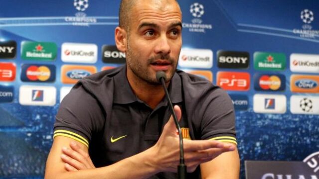 El entrenador del FC Barcelona, Pep Guardiola, comparece ante los medios en Minsk, Bielorrusia
