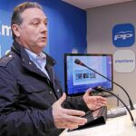 El cabeza de lista del PP al Congreso de los Diputados por León, Alfredo Prada, valora la marcha de Fernández