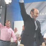 Vara y Rubalcaba, paisaje antes de la convulsión. Unos piden a otros que no hablen mucho antes de las elecciones.Pero ya se toman posiciones porque se prevé una catástrofe