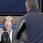 La presidenta del tribunal, Ángela Murillo, ayer, frente a «Txapote»