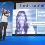 Sánchez-Camacho descubrió el cartel de campaña en Castelldefels, localidad donde gobierna el PP