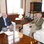 El presidente de la Autoridad Portuaria, Adrián Ángel Viudes, y el líder autonómico, Ramón Luis Valcárcel