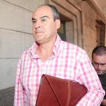 El director general que tardaba un año en leer un informe de 200 folios