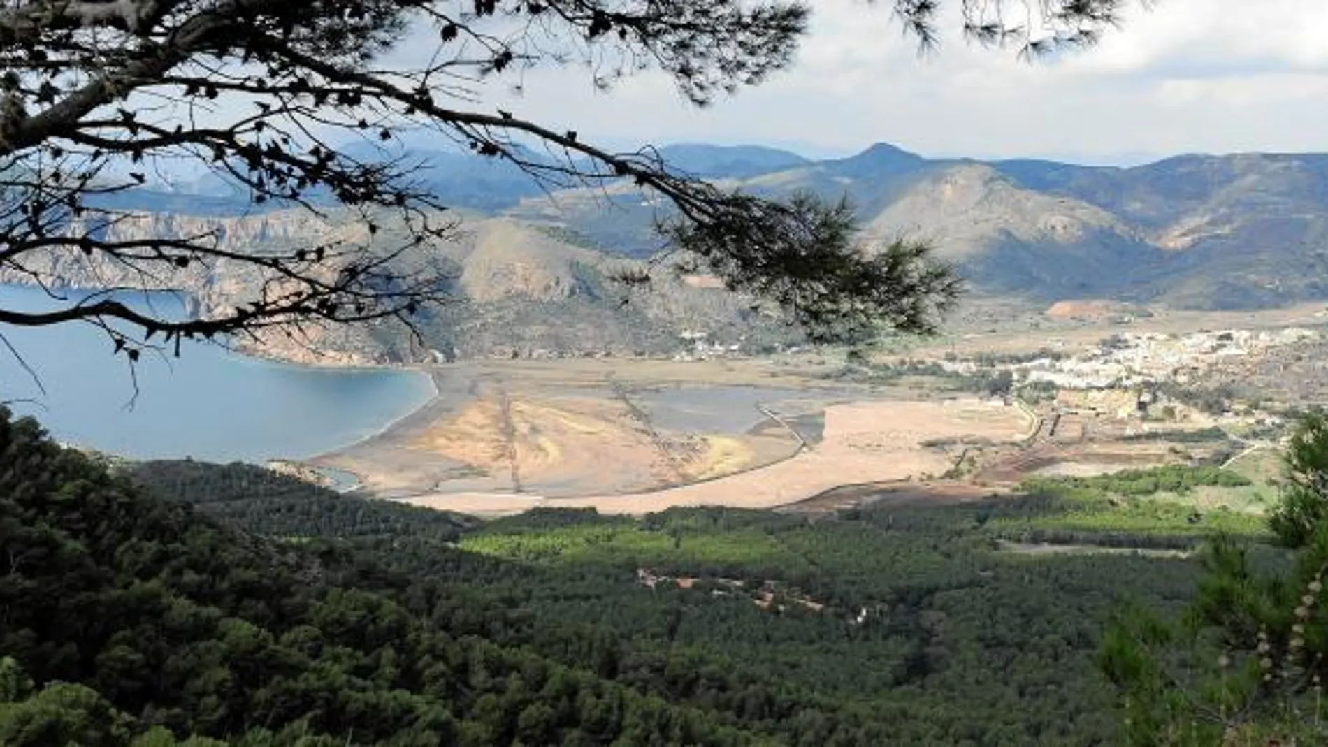 Las oficinas de TourEspaña ofrecerán la bahía de Portmán como nuevo destino turístico