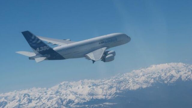 Una veintena de Airbus A380 se tendrán que revisar por unas fisuras