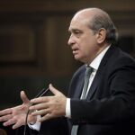 Fernández Díaz explicará en el Congreso los incidentes en Valencia
