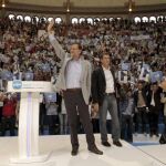 Rajoy y Feijóo, esta tarde, ante 12.000 personas en la plaza de toros de Pontevedra