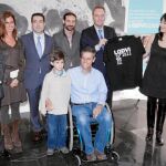 Fabra posa con los participantes en las jornadas «Lo que de verdad importa»