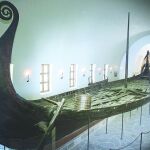 Un barco vikingo en el Museo Vikingo de Oslo