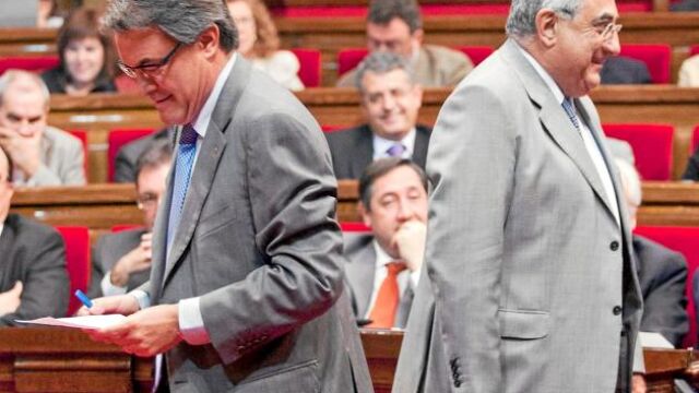 Mas y Nadal, ayer, en un instante del debate de política general