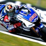 Yamaha Espargaró y Viñales dominan los libres