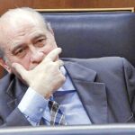 Rajoy pide mesura para no dañar a España