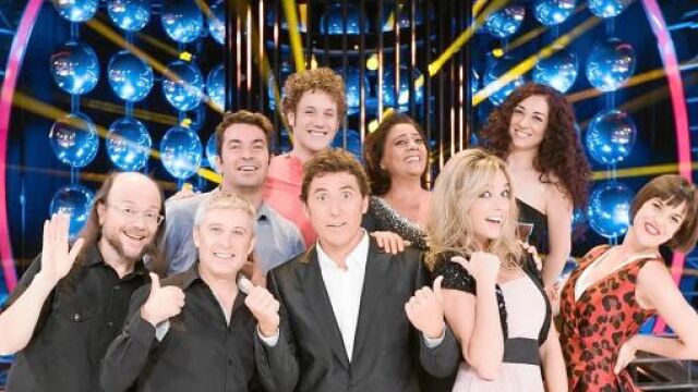 Manel Fuentes y los concursantes de «Tu cara me suena»