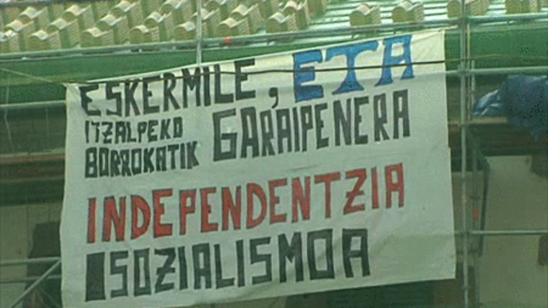 Carteles y pintadas de agradecimiento a ETA en Navarra