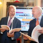 León de la Riva junto a Manuel Gimeno, de la Fundación Orange