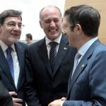 Patxi López, el rector de la UPV, Iñaki Goirizelaia, y el presidente del TSJPV, Juan Luis Ibarra en la apertura del Año Judicial