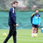 A toda la presión que supone entrenar al primer equipo del Barcelona Tito Vilanova une la de encontrar soluciones ante tanta baja