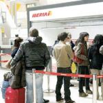La falta de controladores provoca retrasos en cadena en Barajas