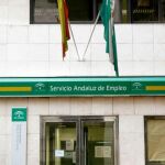 Una de cada tres personas en paro