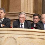 Francesc Homs, Xavier Trias y Jordi Pujol en la tribuna de invitados del Parlament