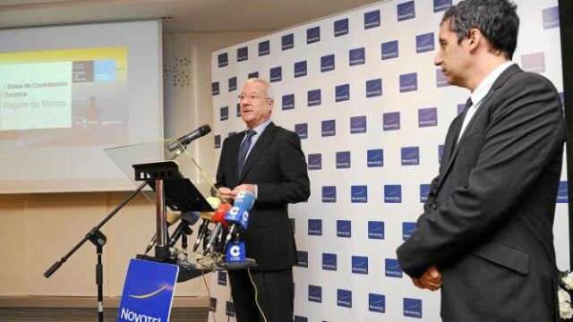 Valcárcel inauguró la jornada junto al consejero de Turismo, Pedro Alberto Cruz