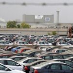 Ford deja de fabricar vehículos una semana y suspende a 2750 trabajadores