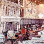 Interior de la Casa Grande (California), con dos tapices españoles de la escuela del siglo XVII