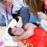 En un contraataque, Rudy salvó el balón y lo cedió a un compañero, pero su impulso le llevó a estrellarse contra una cámara. Su cabeza impactó con un objetivo y se tuvo que retirar al vestuario con la cabeza ensangrentada