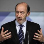 El PSOE negociará mañana con Guindos las condiciones de la reforma financiera