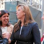 La candidata del PP catalán, Alicia Sánchez-Camacho, presentó a la cabeza de lista por Lleida, Dolors López (a la izquierda de la imagen)