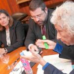 A la derecha, Adela Subirana durante la presentación del congreso