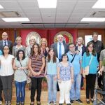 El grupo de estudiantes junto al presidente de la UCAM, José Luis Mendoza