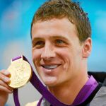 Ryan Lochte el surfero feliz