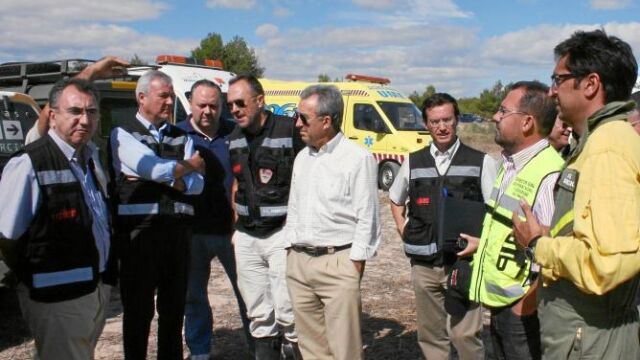 Desalojadas 17 personas en Moratalla por un incendio que arrasa 300 hectáreas