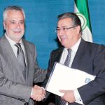 Griñán pide a Zoido que medie para superar la asfixia financiera de la Junta