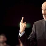 Rubalcaba en Twitter: «Compañeros y compañeras no votéis contra nadie»