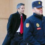 A la Audiencia en moto coche particular y tren ligero