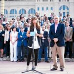 Alicia Sánchez-Camacho y Jorge Fernández, ayer, junto a los candidatos a las generales del PP catalán en el recinto olímpico de Montjuïc