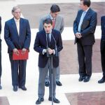 Ignacio González, ayer, junto a los rectores de las seis universidades públicas madrileñas:José Carrillo Menéndez, José María Sanz Martínez, Carlos Conde Lázaro, Fernando Galván Reula, Daniel Peña Sánchez y Pedro González-Trevijano
