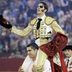 Juan José Padilla cortó dos orejas y le sacaron a hombros, ayer en Zaragoza