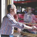 Luis Alberto de Cuenca / Escritor: «La excelencia se ve reaccionaria»