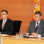 El Gobierno regional se recorta el sueldo un veinte por ciento en poco más de un año