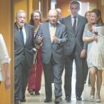 Corrillos hispabonos y un silencio